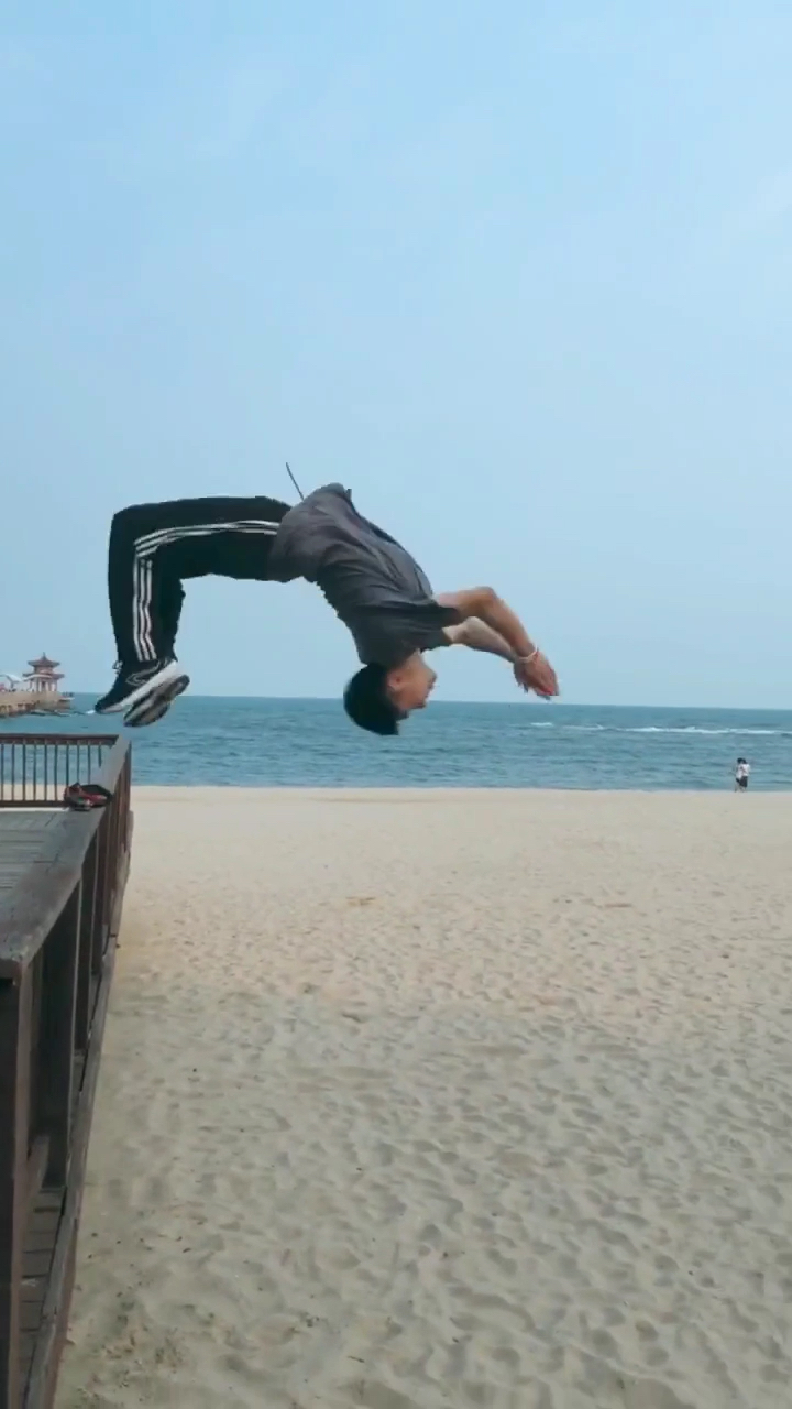 优秀如我#跑酷各种空翻各种秀!