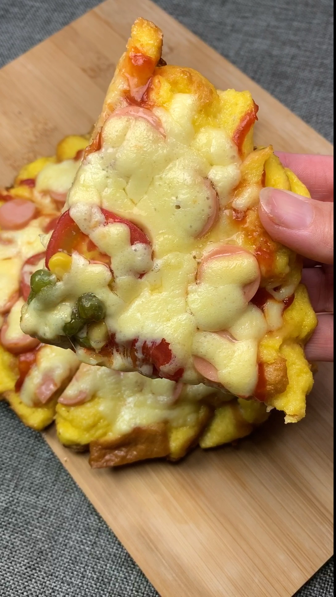 在家用平底锅就能做拉丝披萨,再也不用去外面买了～-度小视