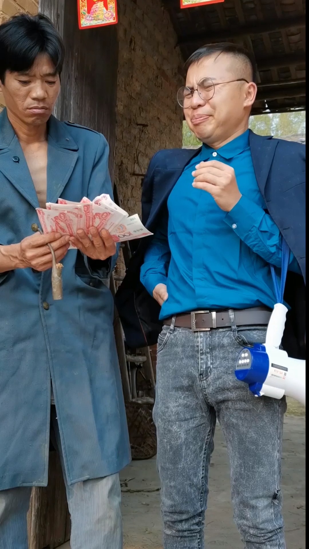 搞笑段子#这个村长有意思!