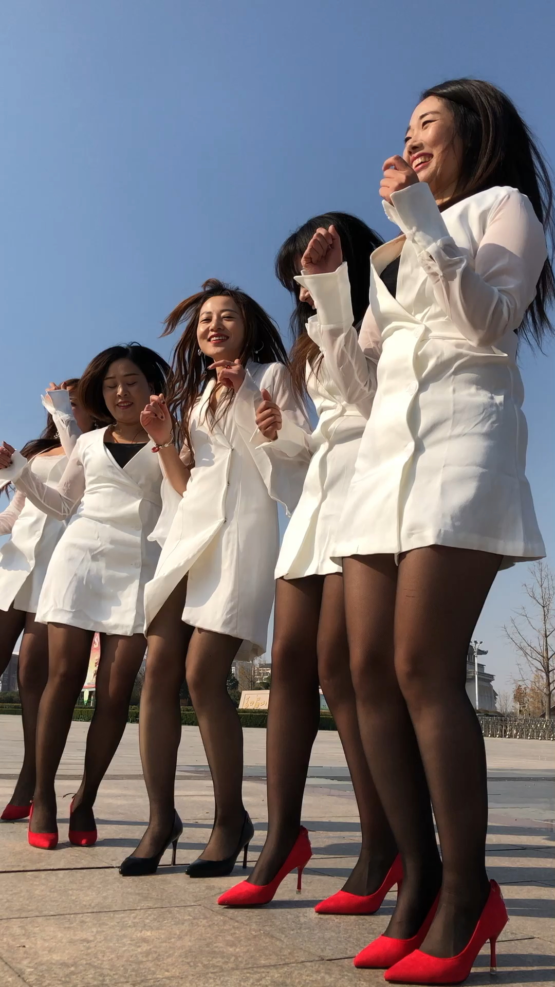 五胞胎姐妹共舞《花桥流水》