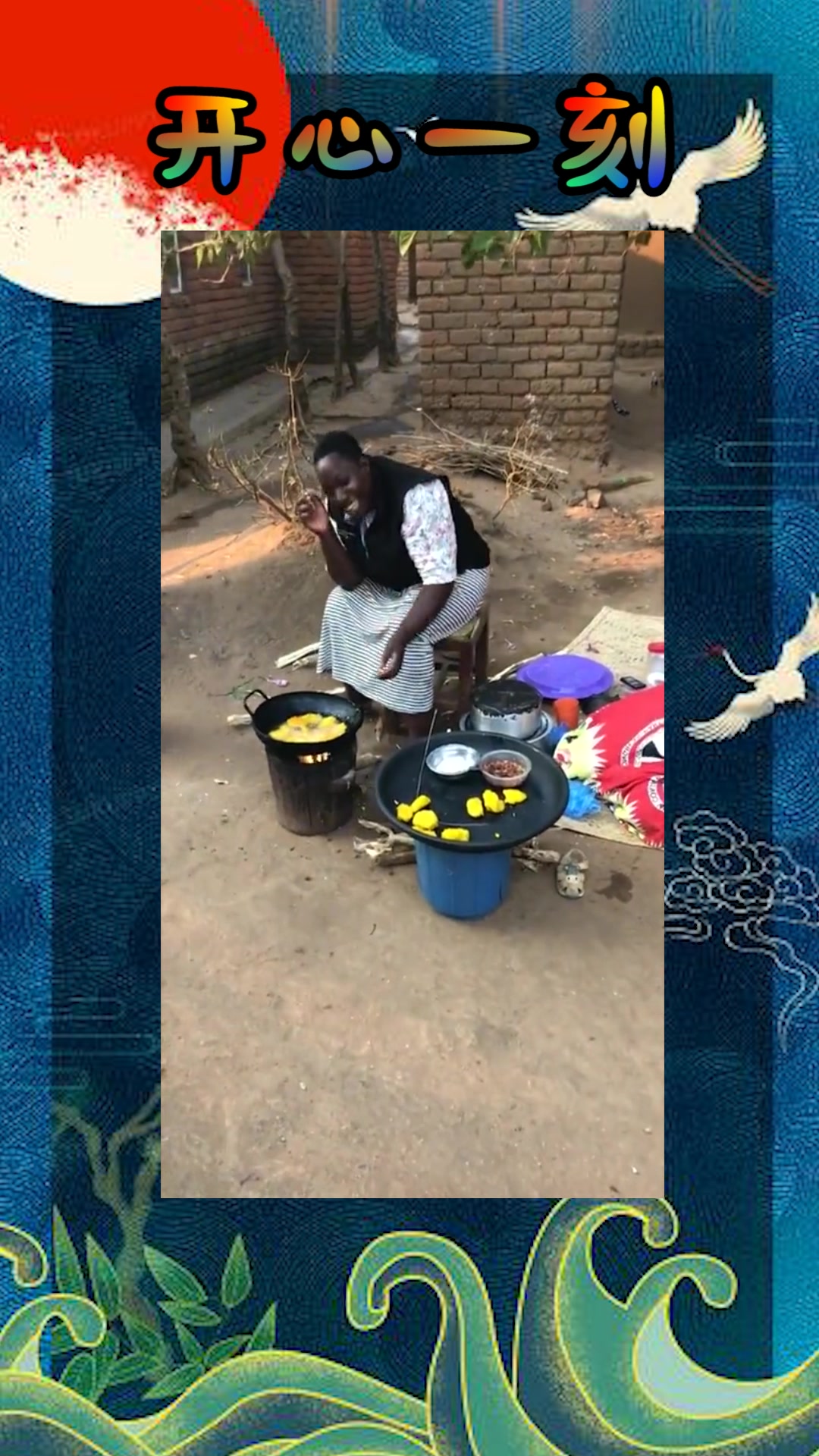 热门#非洲农村卖油炸地瓜的大妈,一天卖不完自己就吃了,怪不得这么胖!