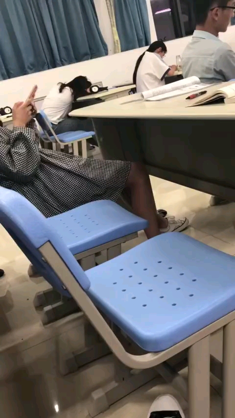 小姐姐#你永远不知道小姐姐裙子里边是啥