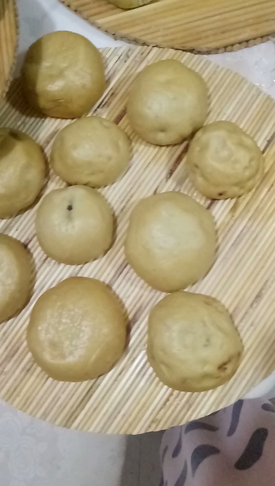 无宵夜不夏天#第一次和面,蒸黄了的豆包