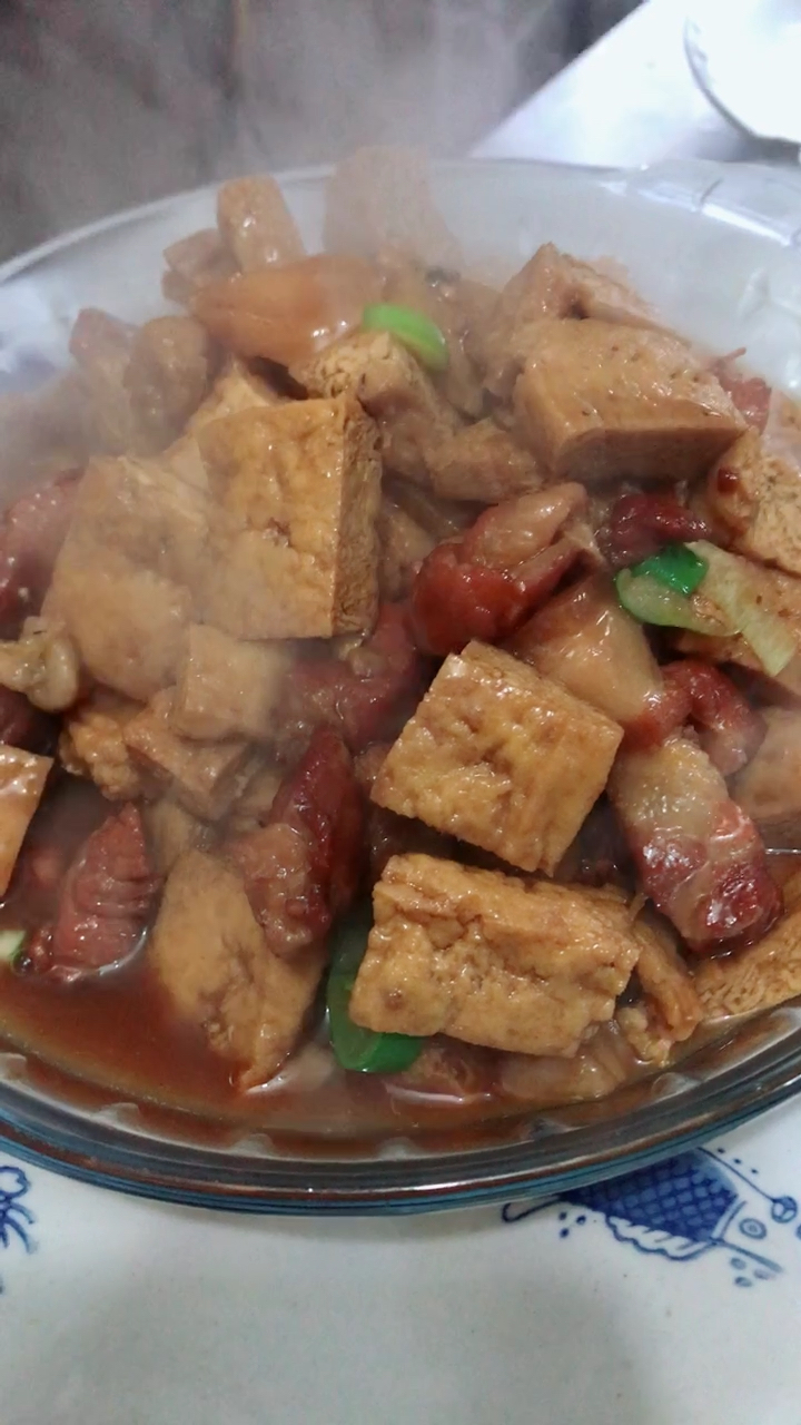 红烧肉炖豆腐泡图片