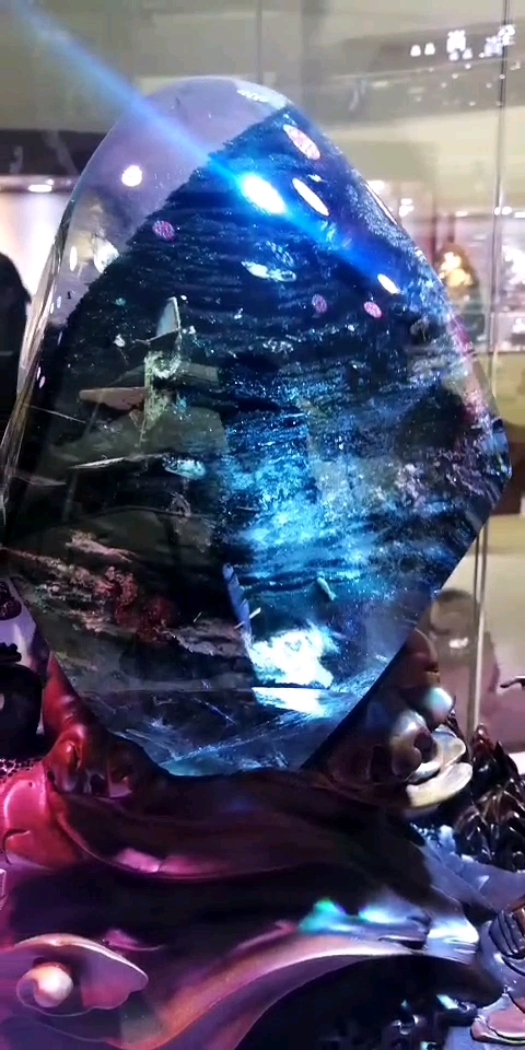 绿幽灵水晶景石风水摆件!想想了解水晶的关注我谢谢!