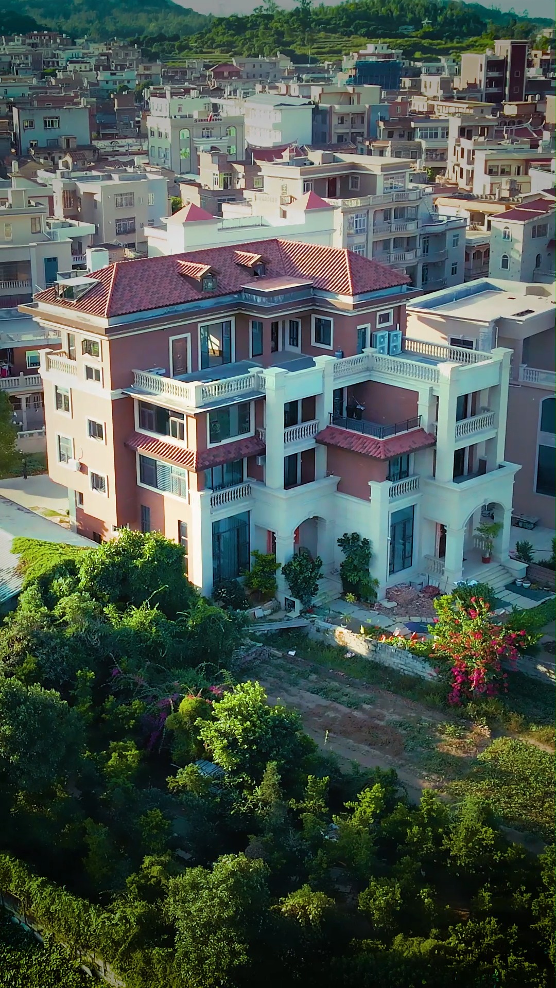 农村别墅#许多闽南人起好了大厝宅,一年也住没多少时日,只因根在瓜珑