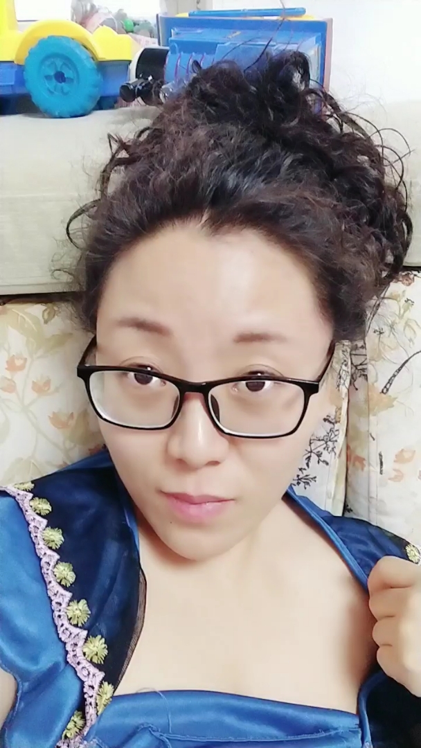 新烫的大妈头,怎么样?