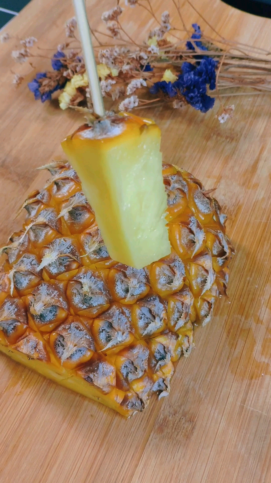 美食记#今夏菠萝最火的切法,吃起来太方便了