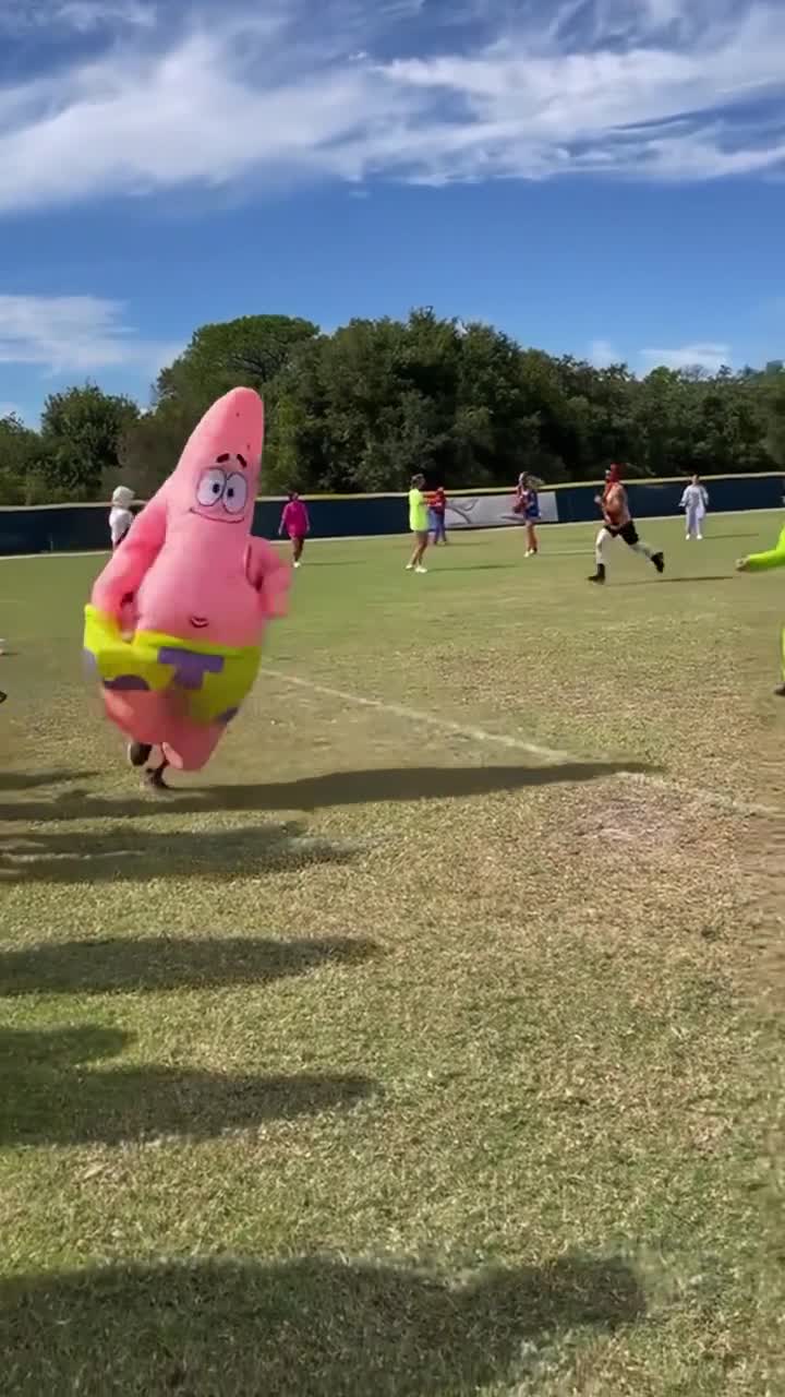 一只狂奔的派大星#派大星#奔跑吧