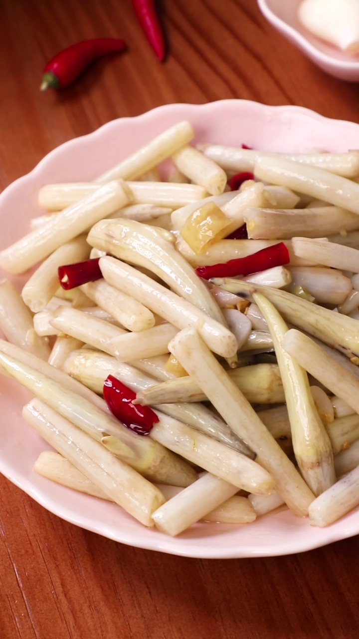 酸辣藕尖做法,简单开胃