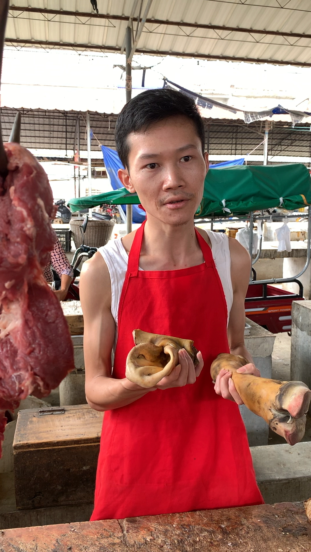 英俊潇洒的猪肉佬