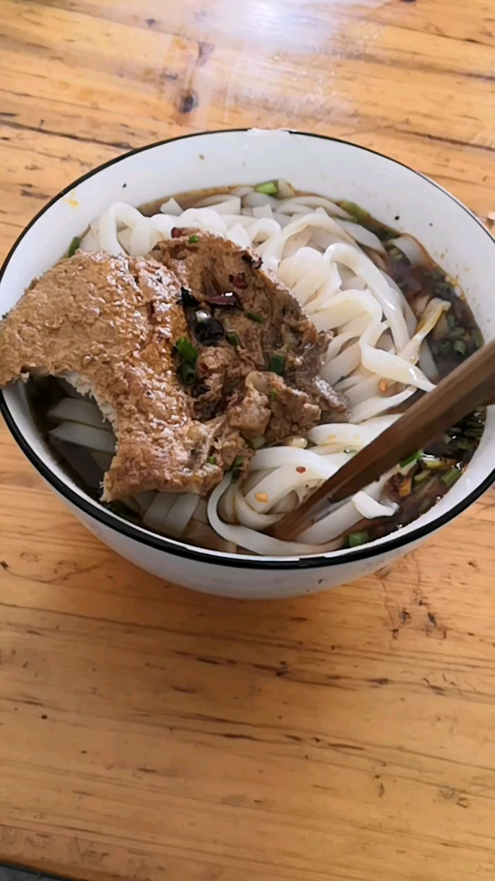 贵州的大排粉,9块一碗!实惠!