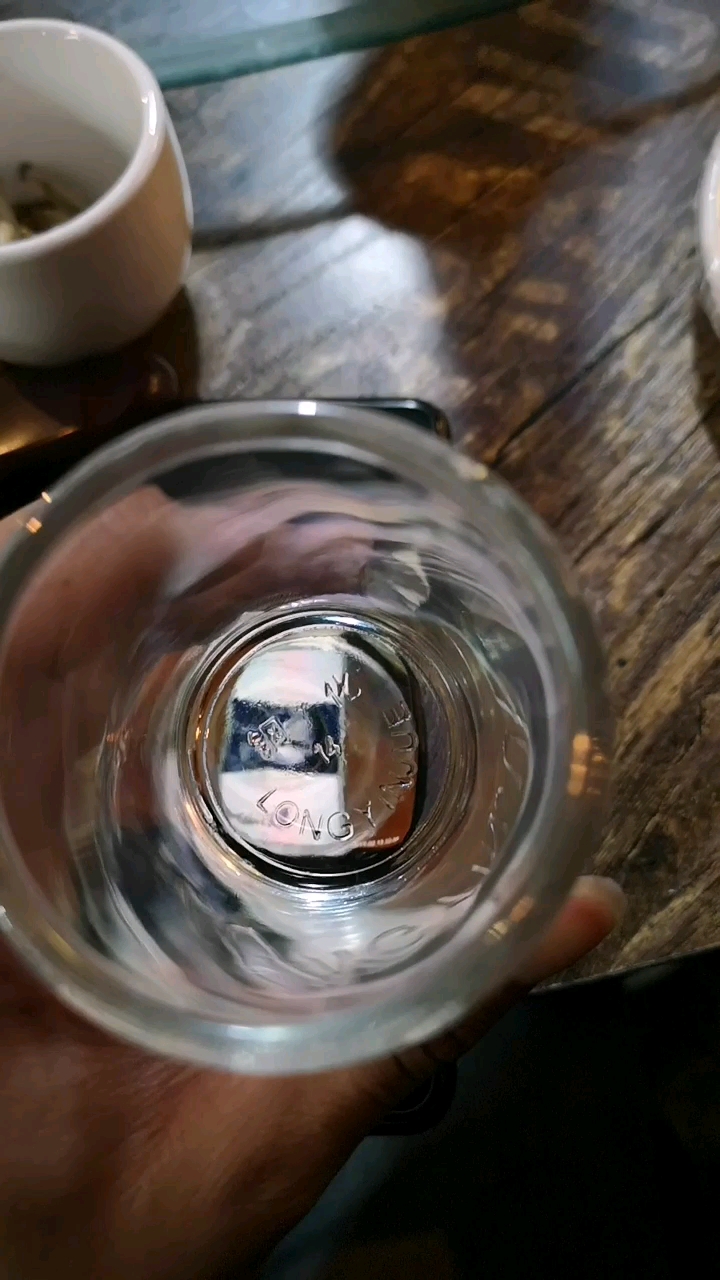 我有鲨鱼养,喝酒吗?