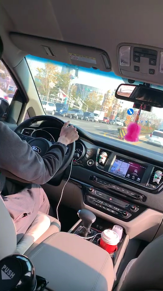 韩国出租车司机都听我们中国歌曲!呵呵!