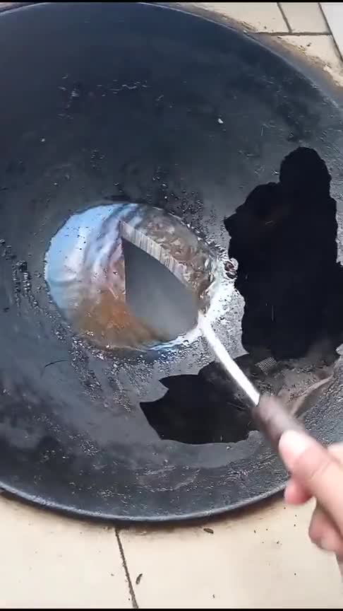 老公非让我做饭,我一气之下把锅砸了,以后肯定不会再让我做一顿饭了