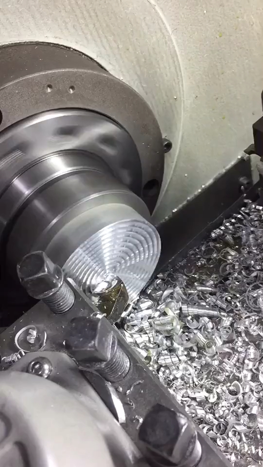 加工一个段面四头螺纹.