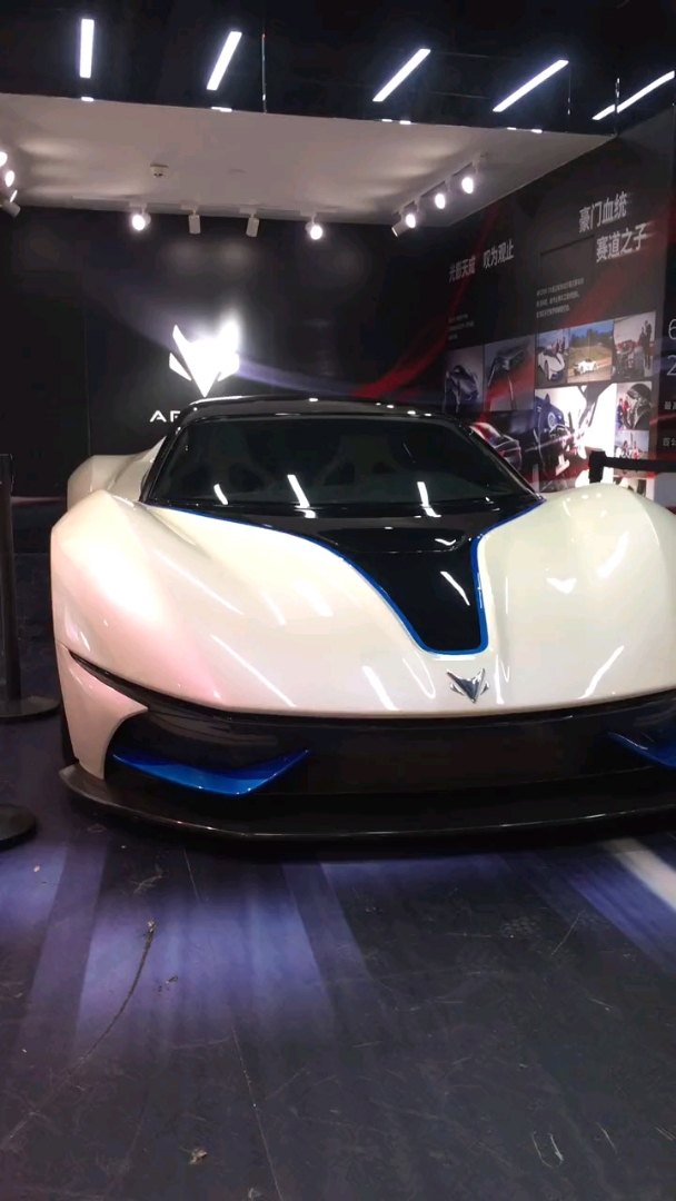 国产超级跑车北极狐,厉害了我的国