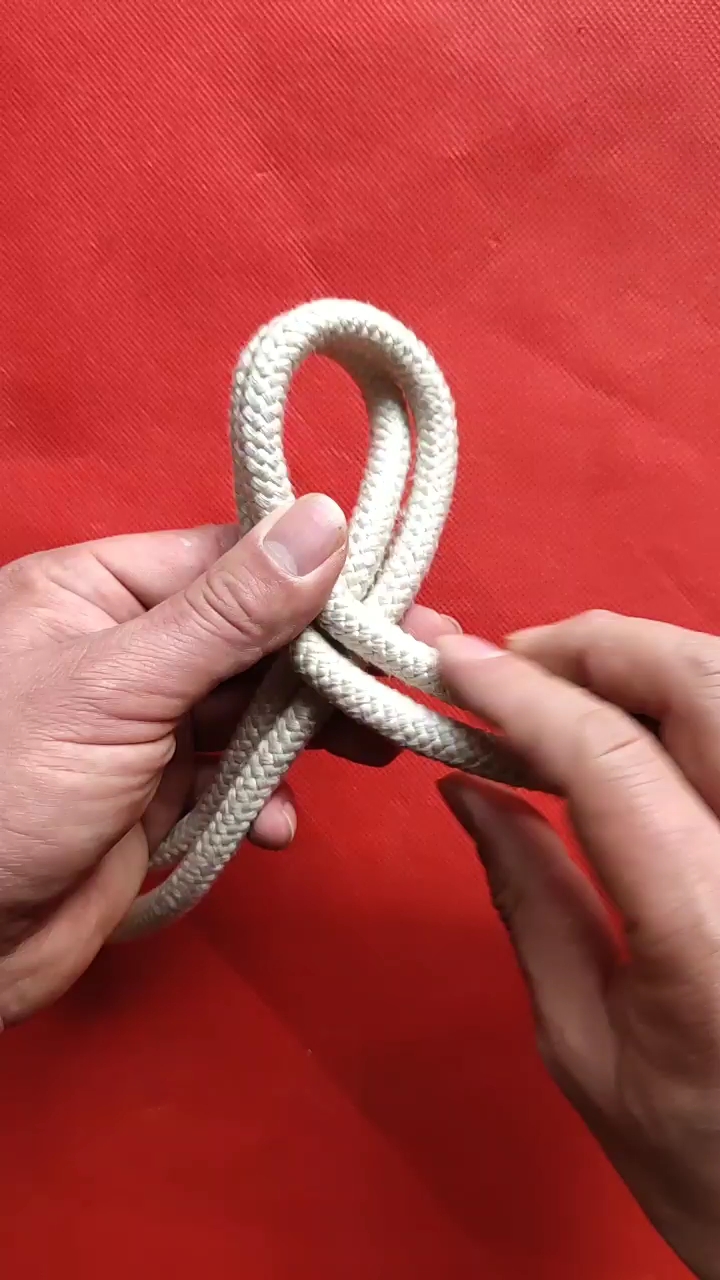 打法简单实用美观的接绳结!