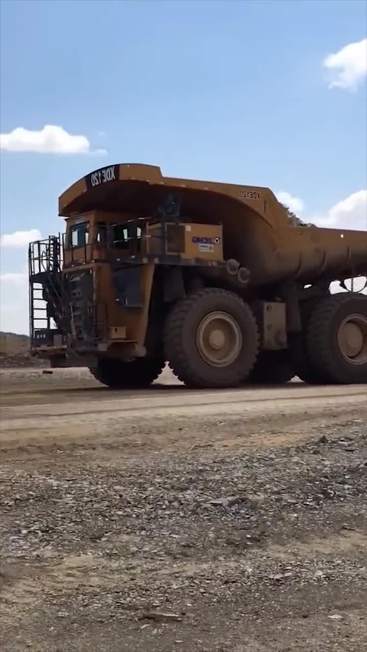 国产最大的露天矿车,一条轮胎价值百万,简直就是移动的别墅!