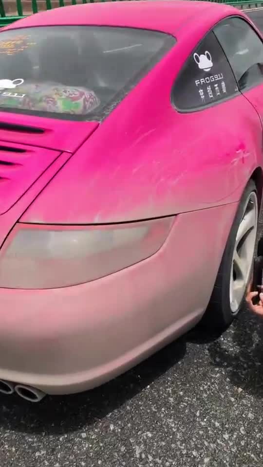 格尔木去茶卡的路上,网红号车爆胎,凉风吹,凉凉