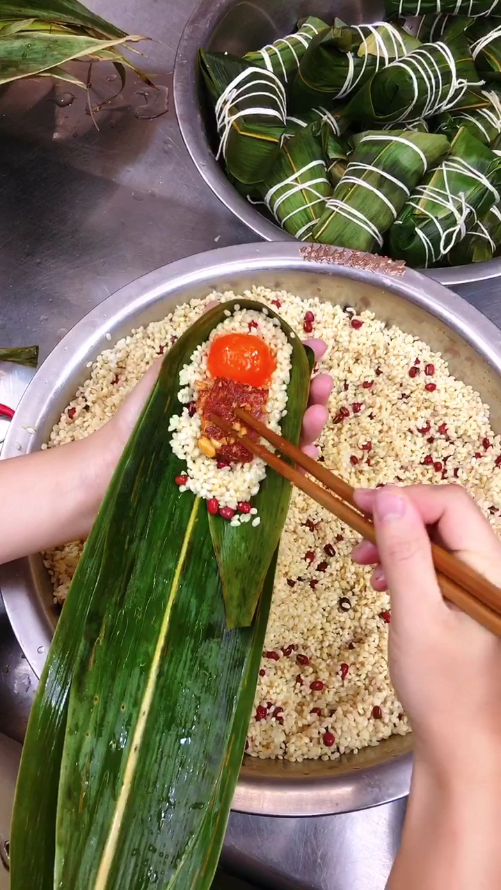 粽子#上个视频火了,接受建议发个慢动作包粽子教程