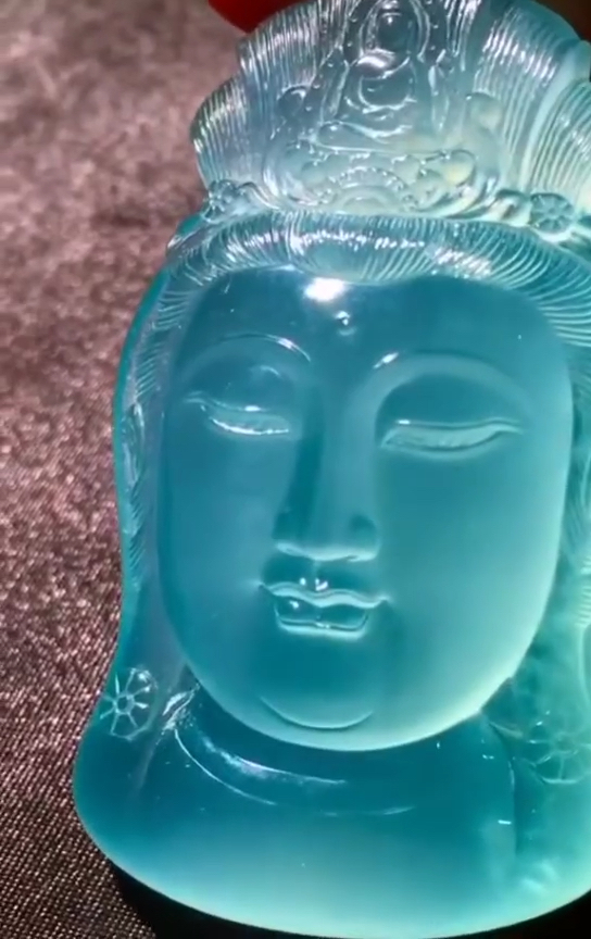 翡翠#翡翠玉佛头,挂件,高冰天空蓝