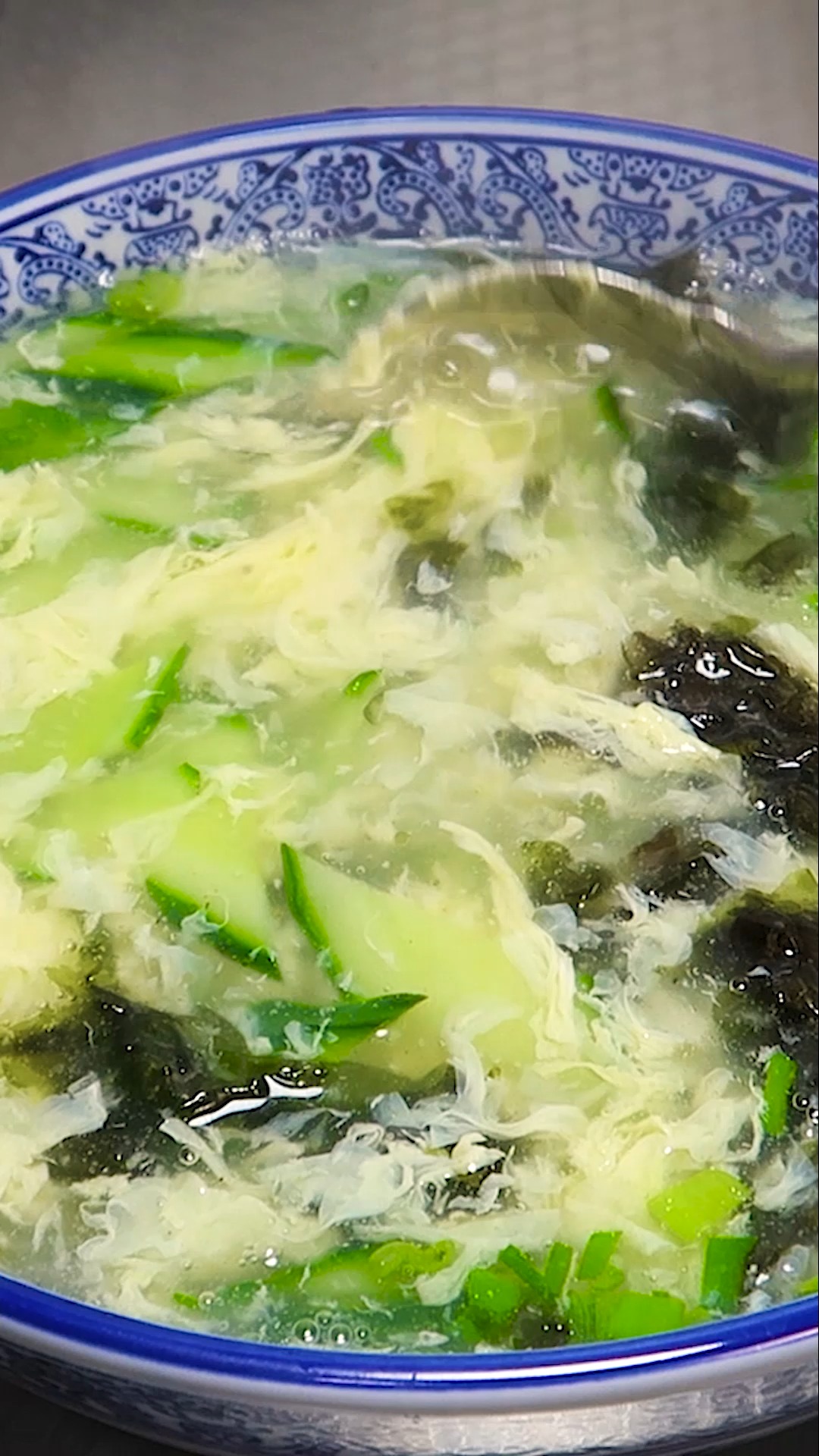 鸡蛋汤这样做才好喝,蛋花漂亮汤鲜美-度小视