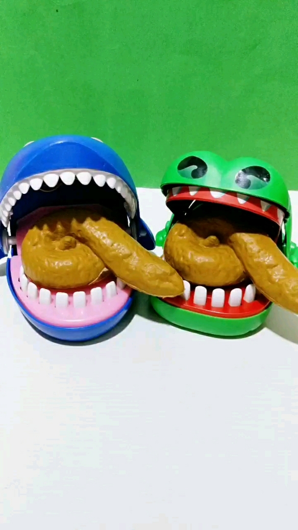 大鳄鱼喜欢吃便便