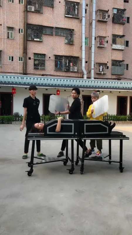 全民独门绝技咖人体分离魔术绝不忽悠