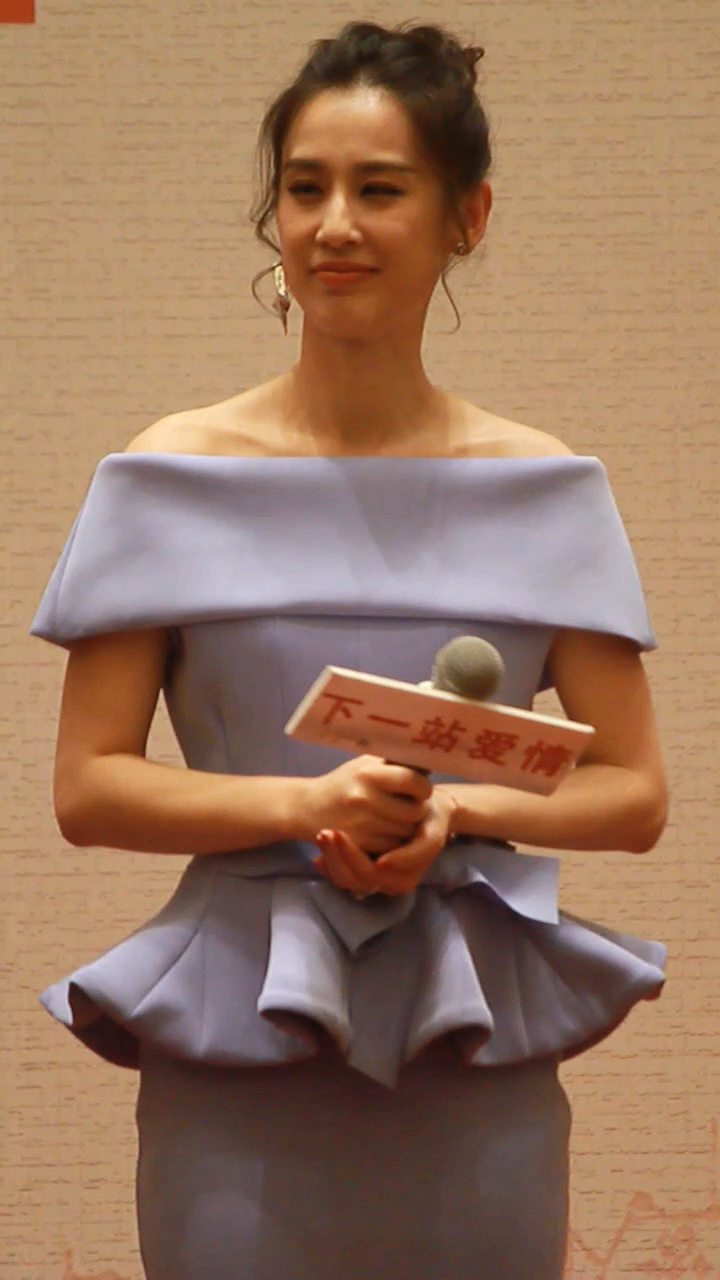 沙雕青年欢乐多#黄圣依 立威廉 聊育儿,电影《下一站爱情》开机发布