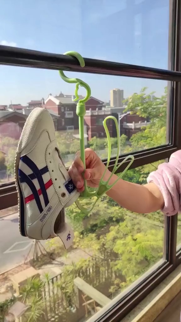 好物推荐#晒鞋子最麻烦了,天冷不容易干,还好有了这个专业晒鞋神器