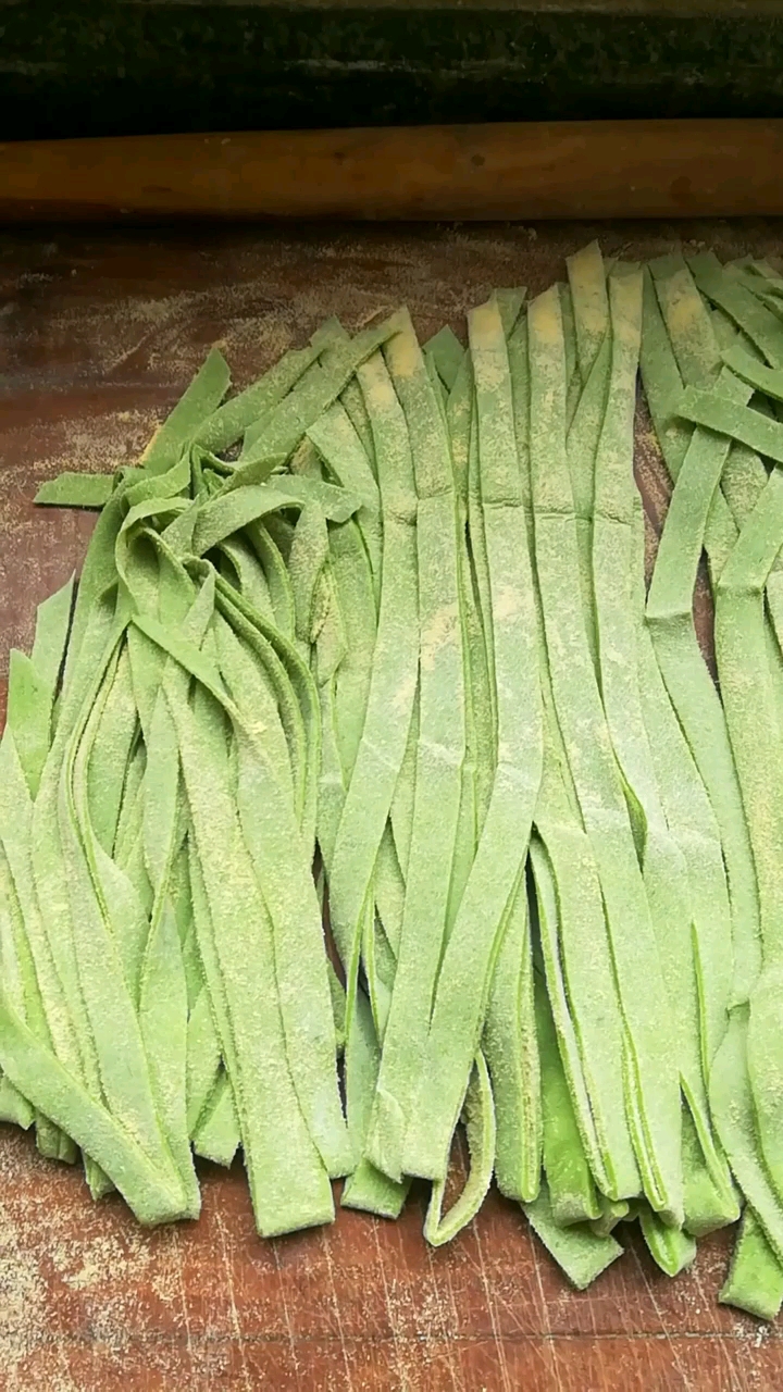 手工苜蓿面,非常好吃.