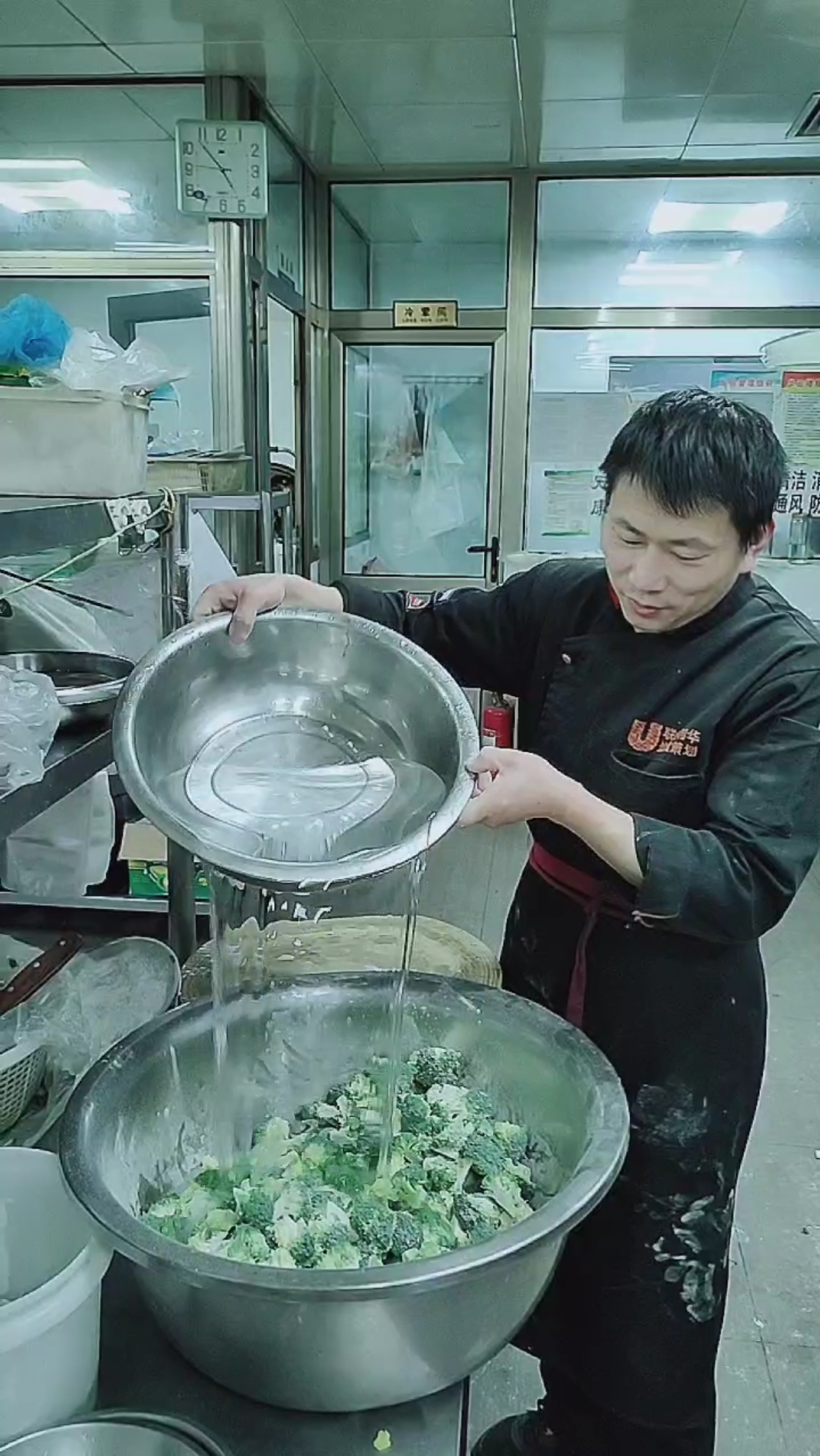美食#大饭店洗菜,真讲究.