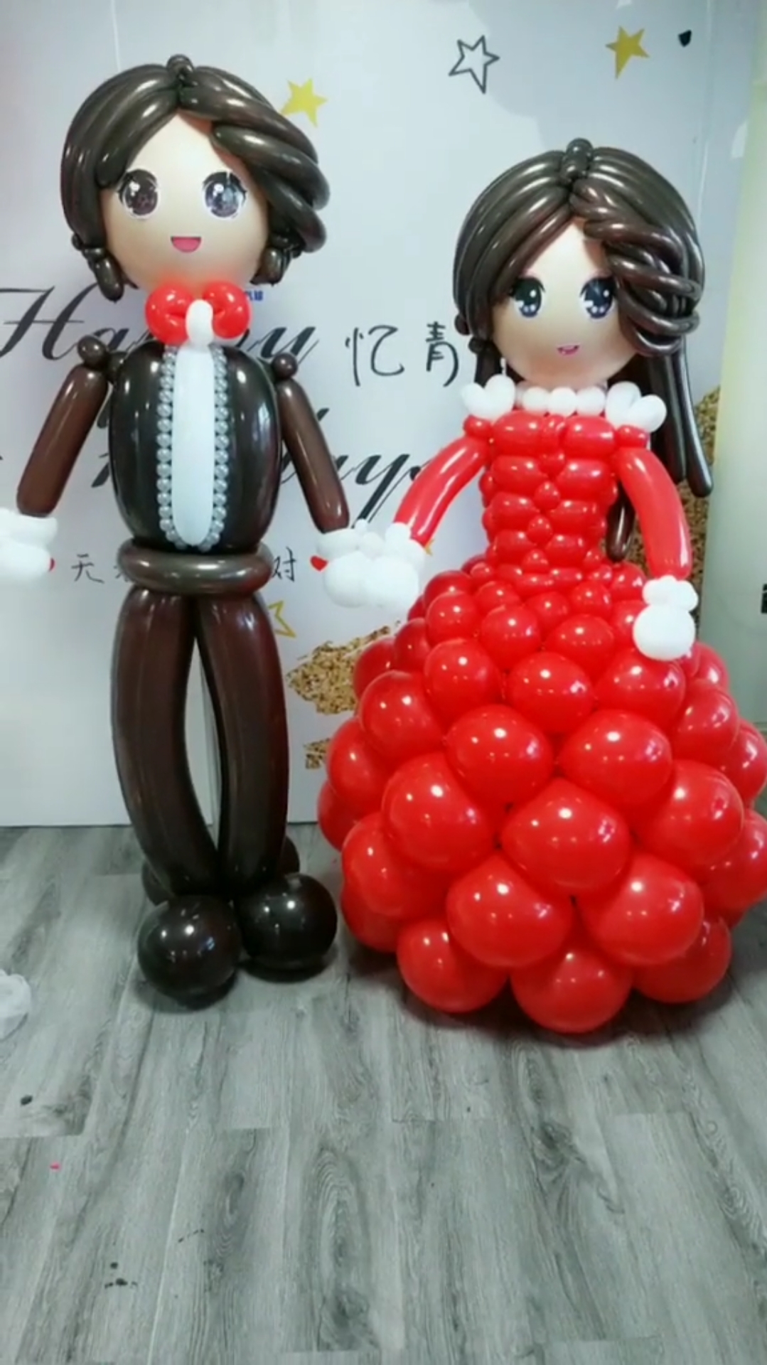 女孩准备求婚定做的气球人偶卡通