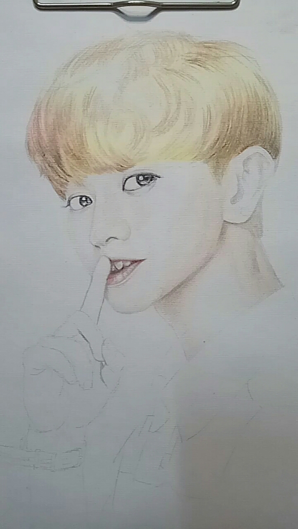 关注我,关注全民小视频,彩铅手绘小鲜肉"蔡徐坤