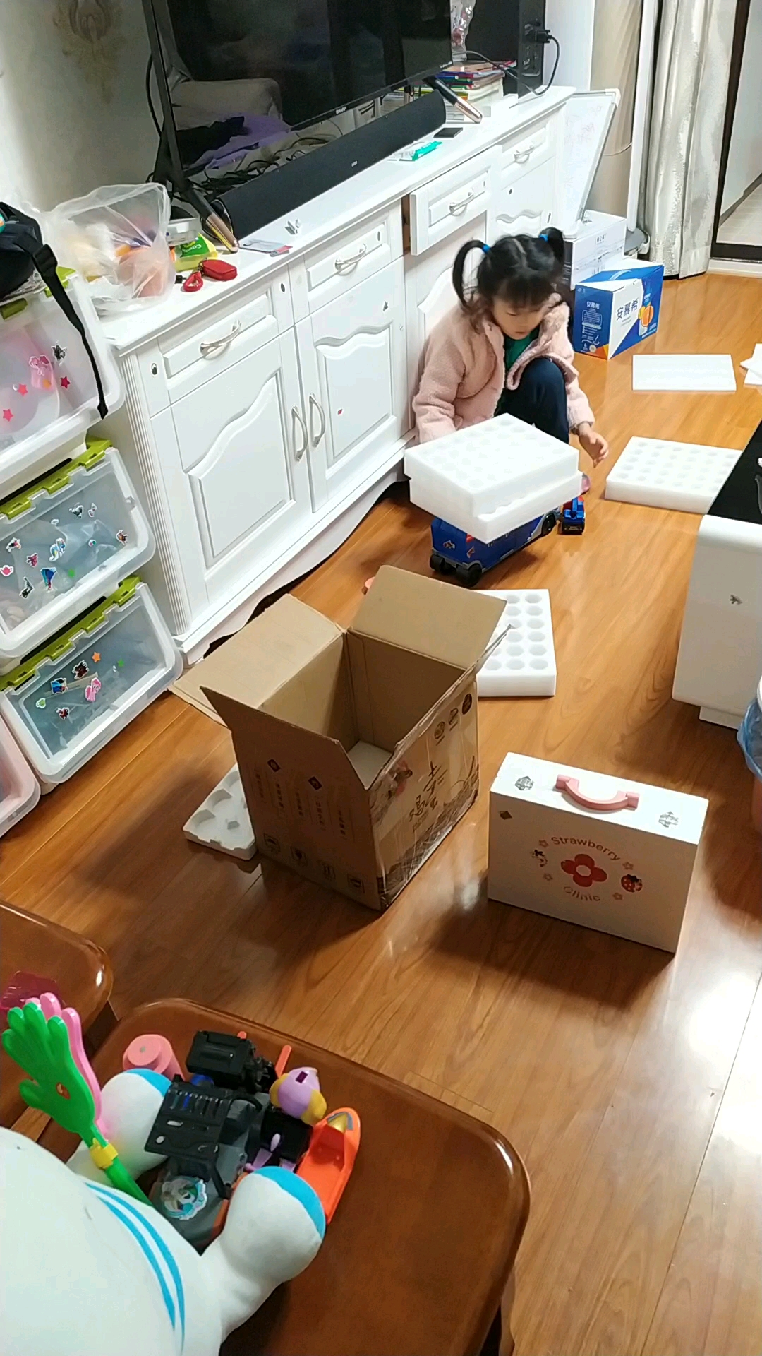 小美女给玩具上课系列