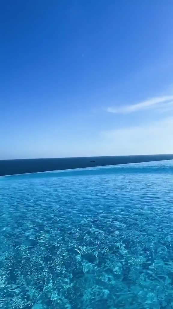 阳江海陵岛这个悬崖泳池美到我连滤镜都不想加了～你们还不快来!