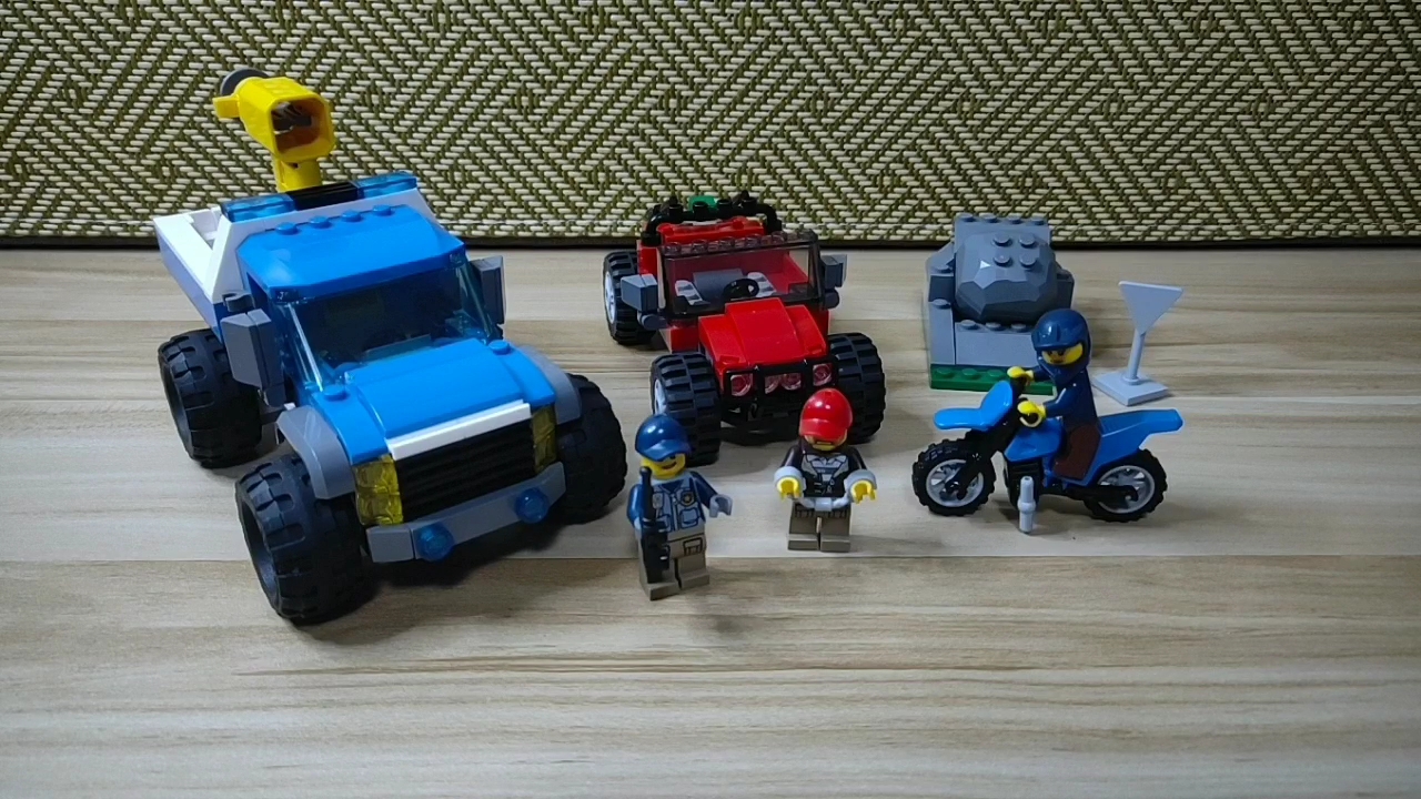 乐高城市组系列60172山地追击,喜欢的给个小心心哈,谢谢!