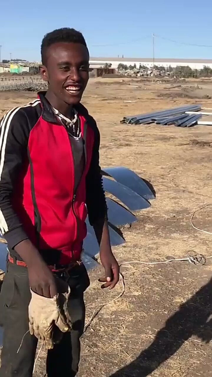 小黑哥在学中国话