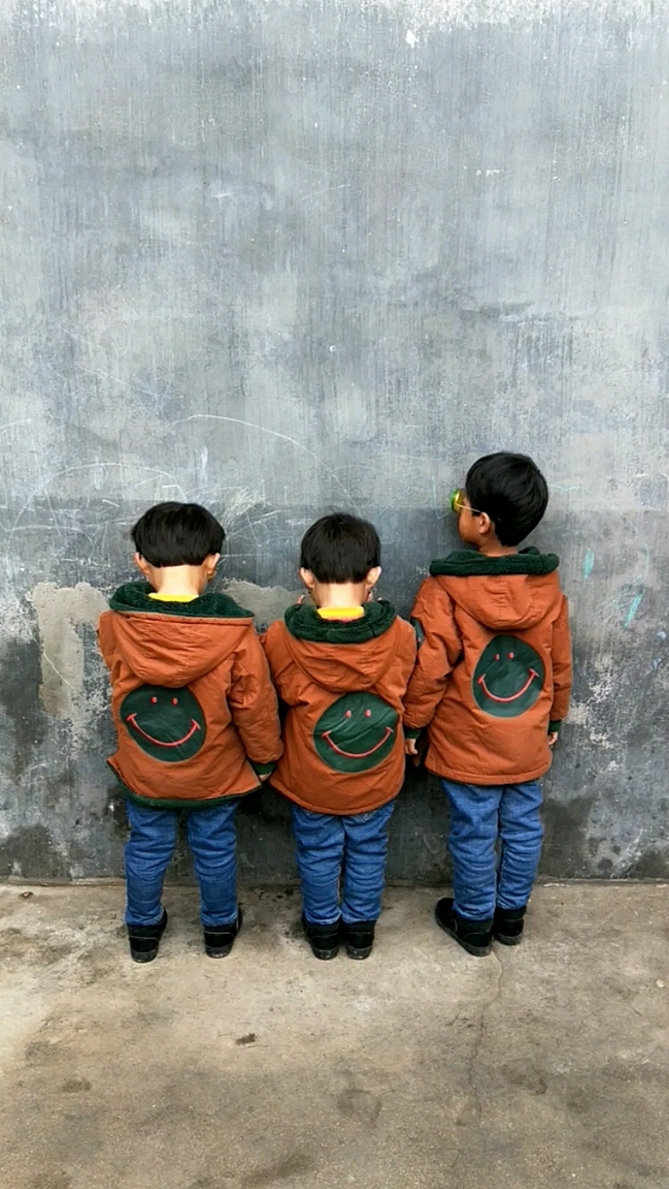 快乐三胞胎来了猜猜男孩女孩