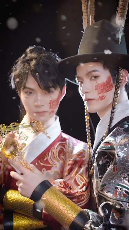 扫码下载度小视 发个视频 让别人知道 i你的子笺子凛 8.