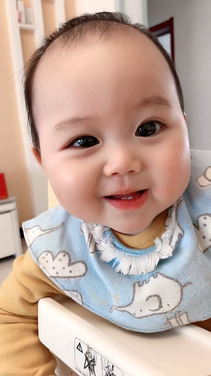 家有萌娃#你这笑收的也太快了吧,哈哈哈