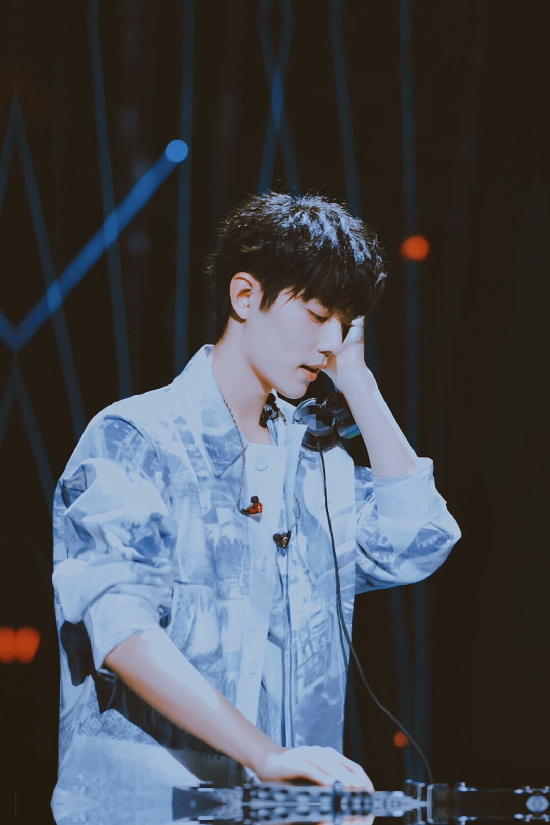 肖战#打碟的小赞太酷了.