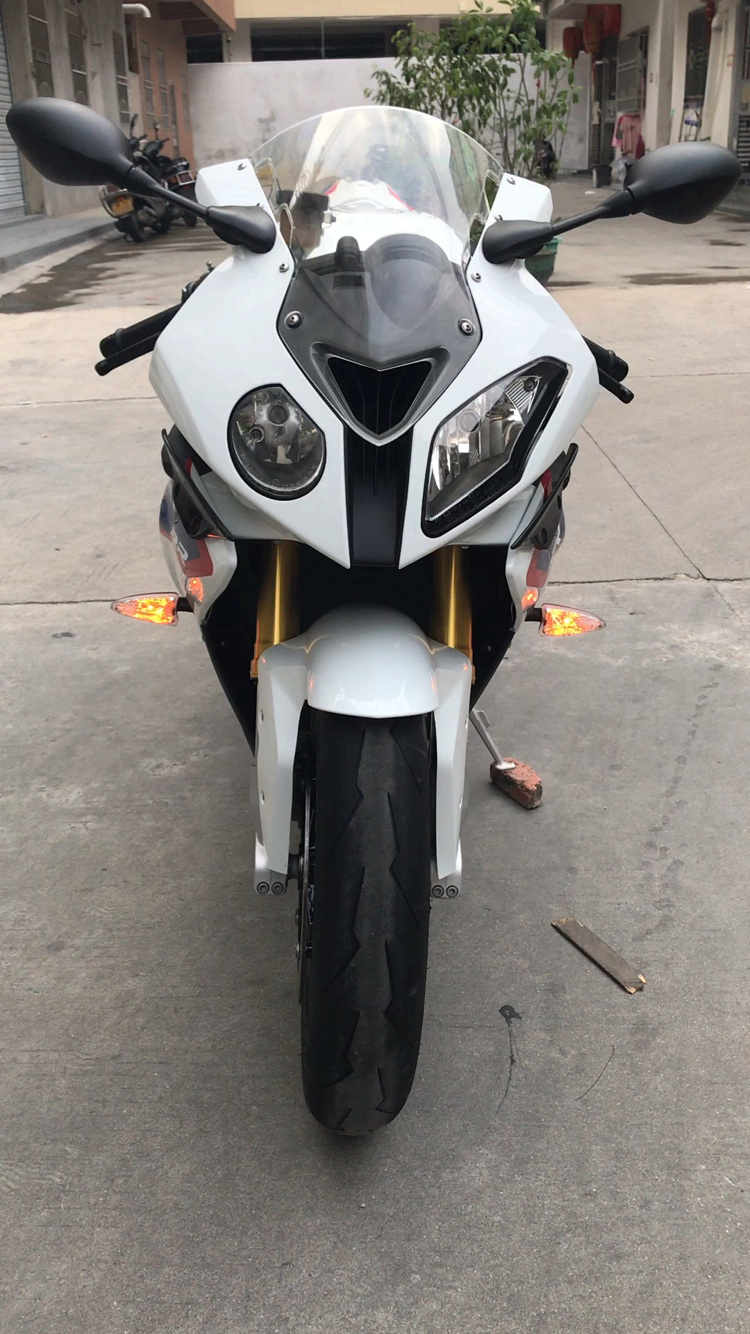 宝马专业 大小眼