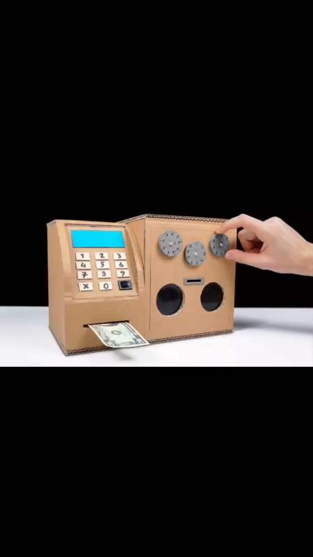 还担心零食被偷吃吗,小伙用纸板制作一个密码箱,安全可靠