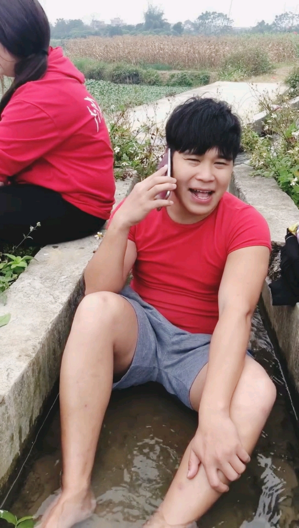 兄弟野外玩的挺嗨啊