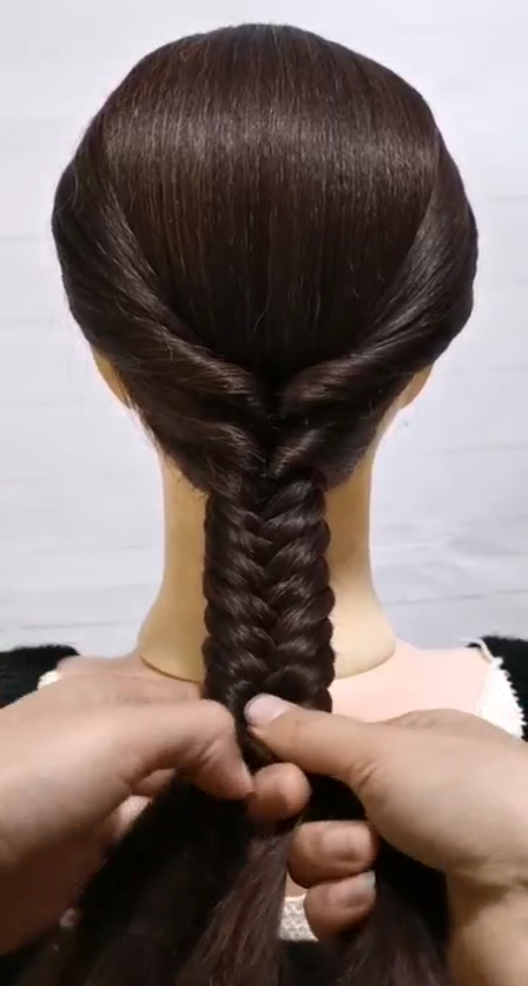 我要上热门#用鱼骨辫这样盘发你试过吗