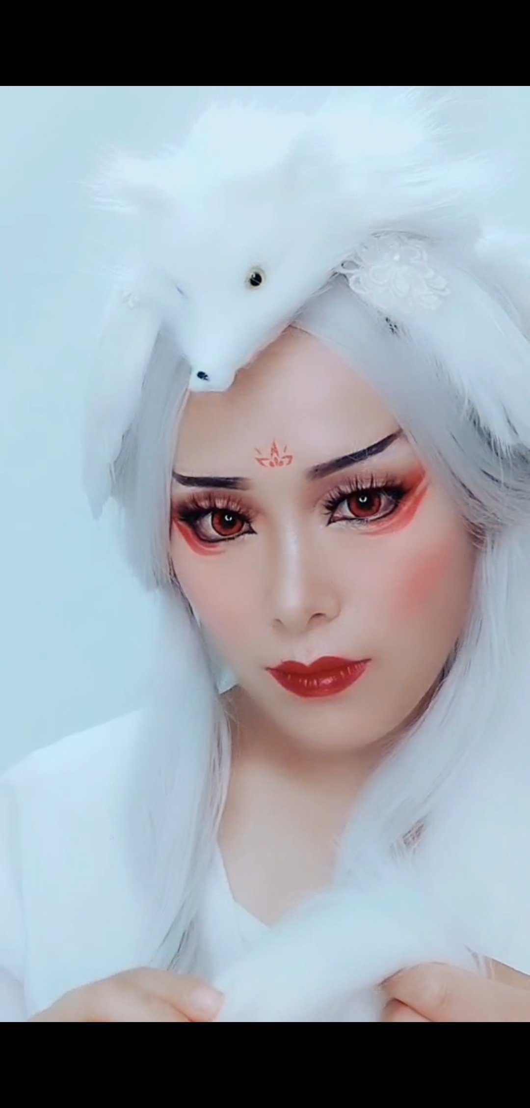 我是一只千年白狐,白狐仿妆希望大家喜欢