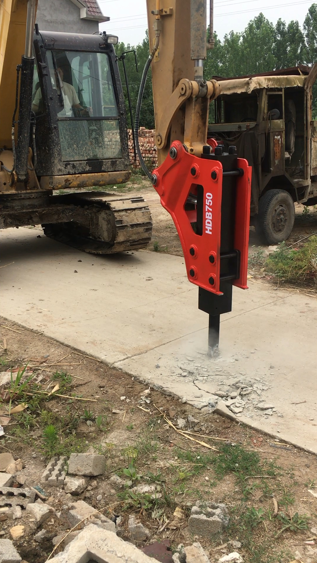 我爱乐队的夏天#新装的锤子卡特307安装75破碎锤-度小视