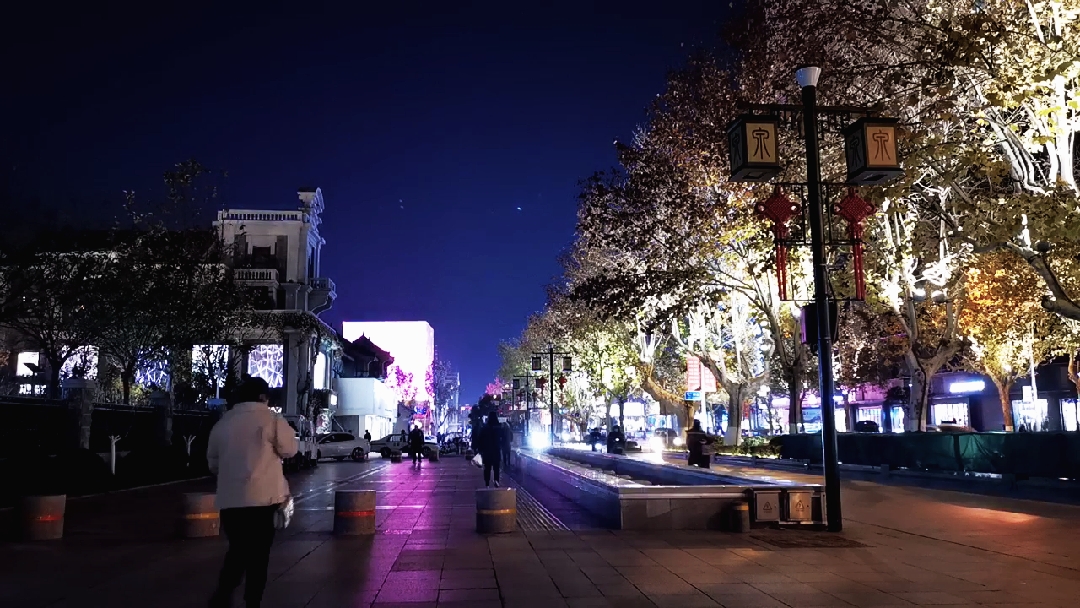 最爱之城#济南,夜色中的泉城路,灯火璀璨,美轮美奂.